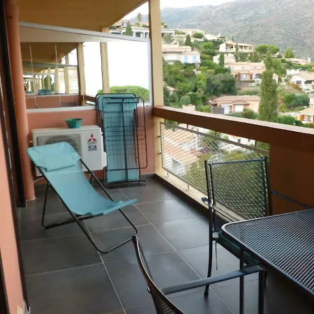 Altair De St Clair Apartment *